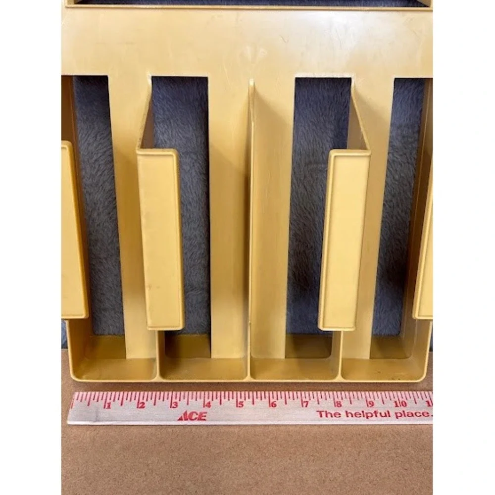 Vintage Rubbermaid Wall Mount Organizer 4 Slot Mail File Kitchen Wrap Rack‎ Tan